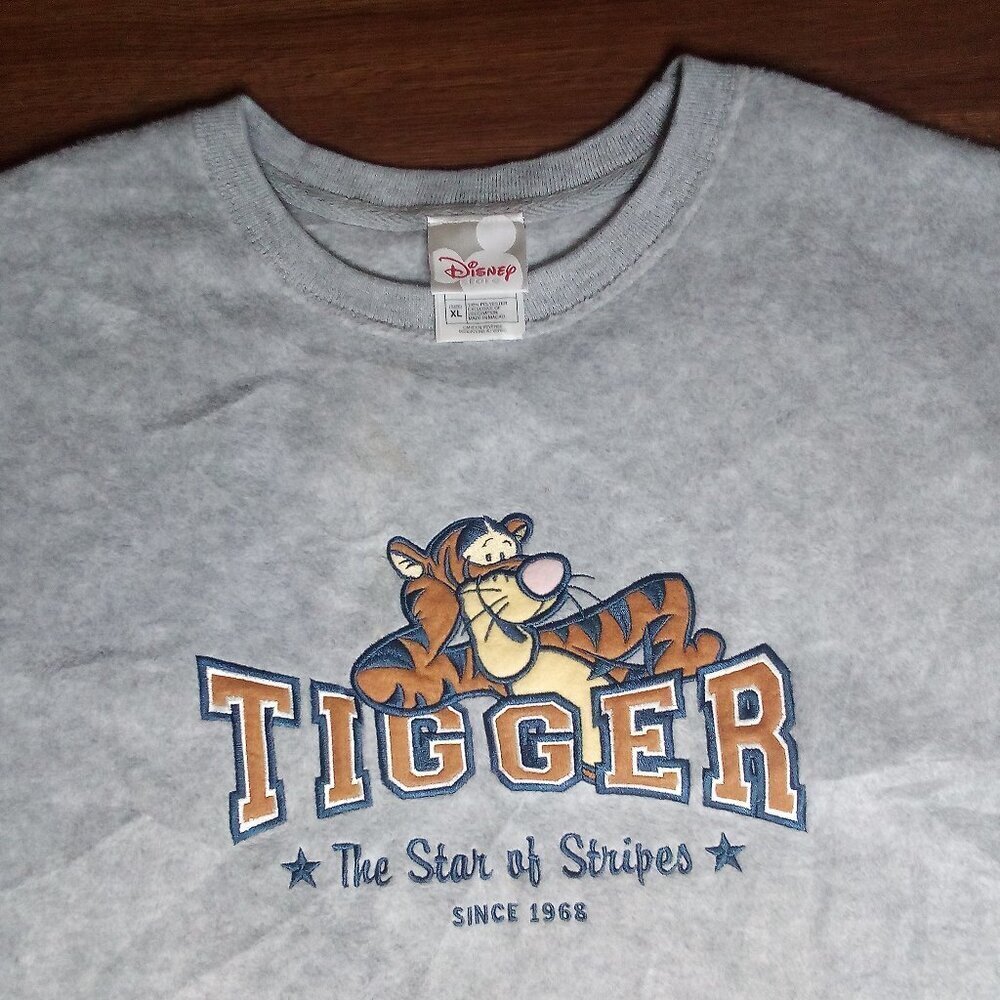 Vintage Disney Tigger Star Of Stripes Fleece Crewneck Sweatshirt